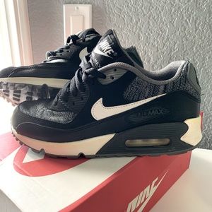 Air Max 90 Youth 4.5 / Womens 6